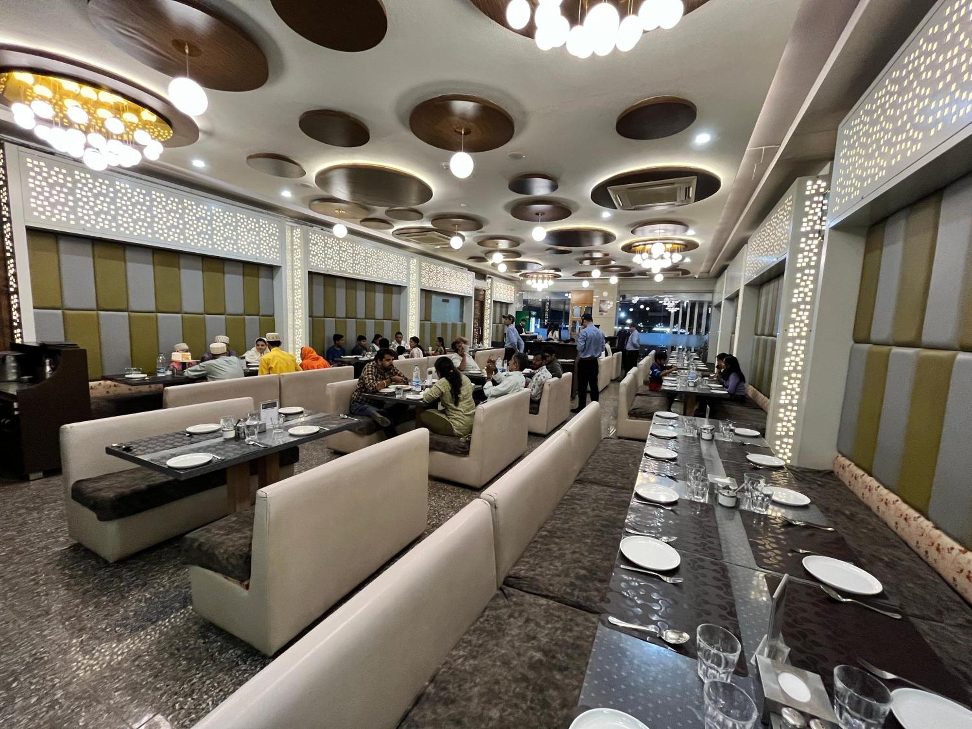 Hotel Grand Darshan Vadodara Eksteriør bilde