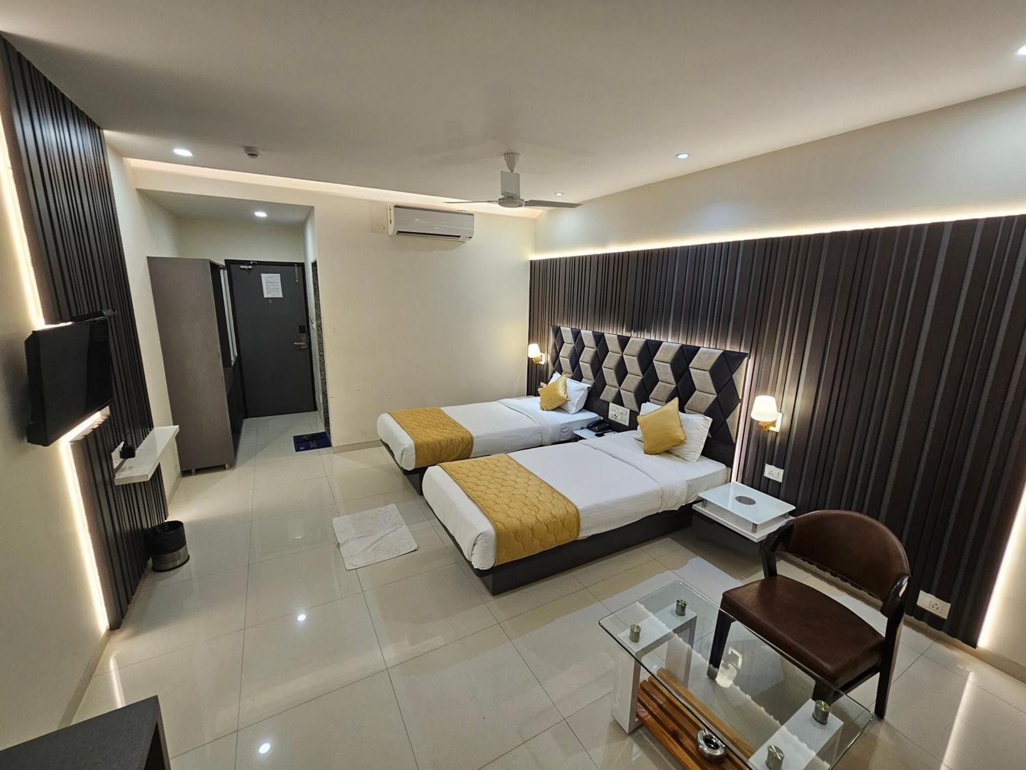 Hotel Grand Darshan Vadodara Eksteriør bilde