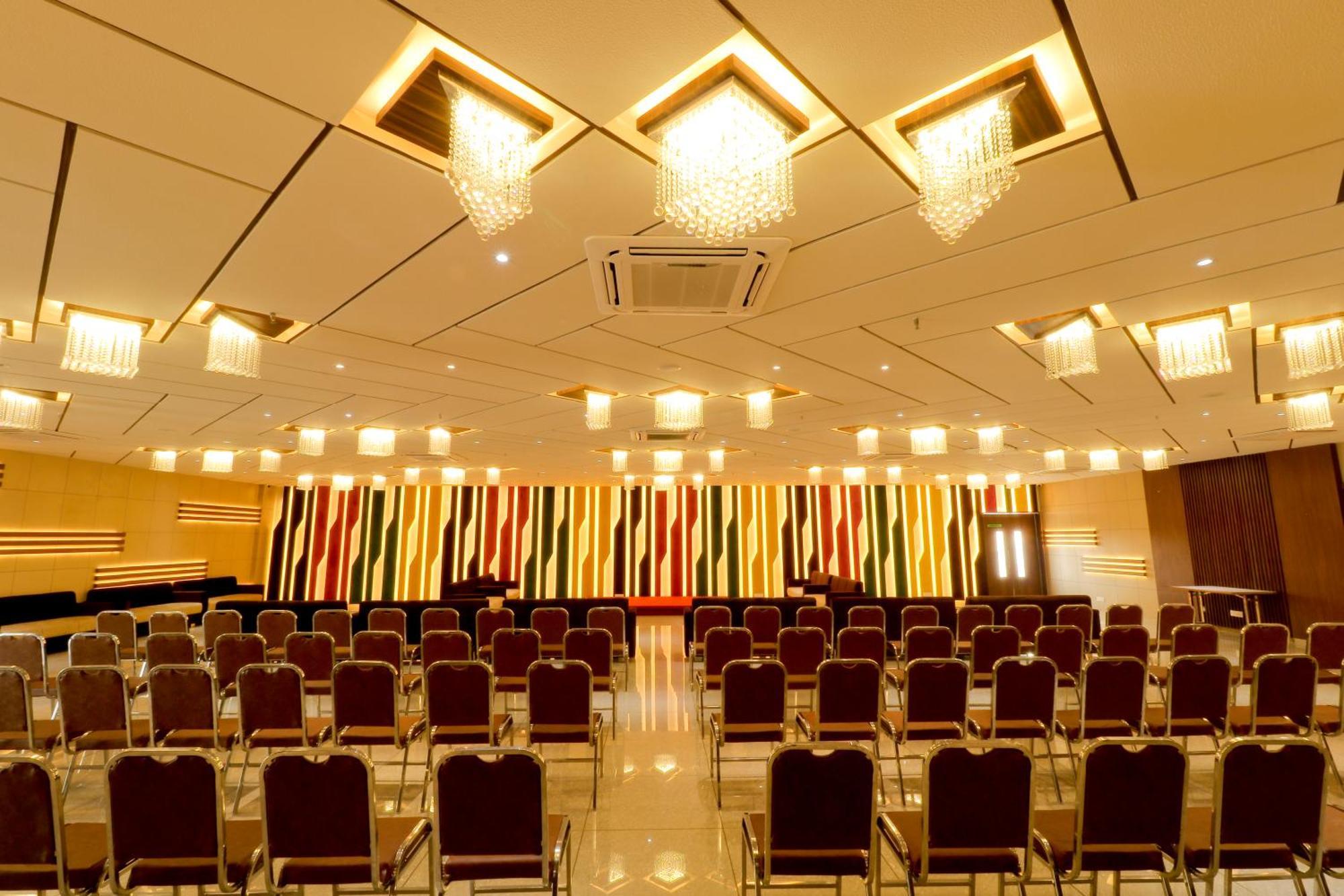Hotel Grand Darshan Vadodara Eksteriør bilde